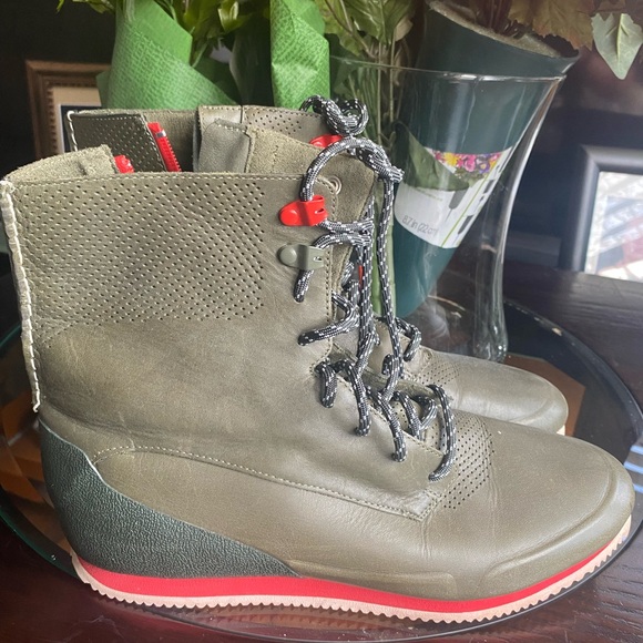 Nike NSW Sunburst Green Leather Winter Sneaker Boots Womens - Picture 3 of 10